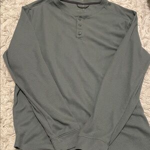 Men’s All in Motion Green Long Sleeve Henley Shirt
